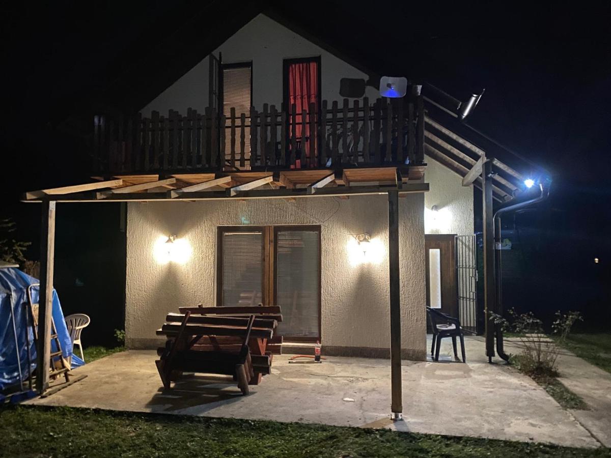 Lukavac Asja Guest House المظهر الخارجي الصورة