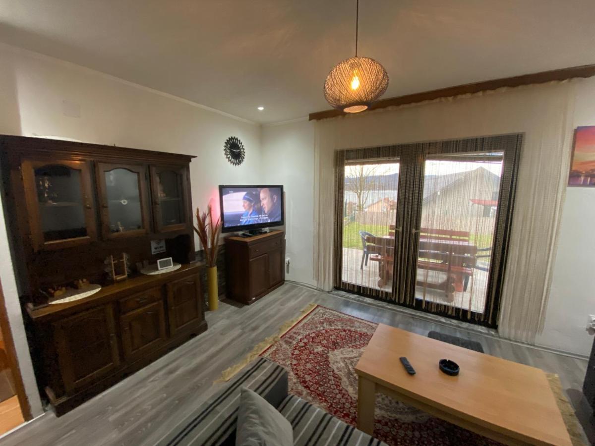 Lukavac Asja Guest House المظهر الخارجي الصورة